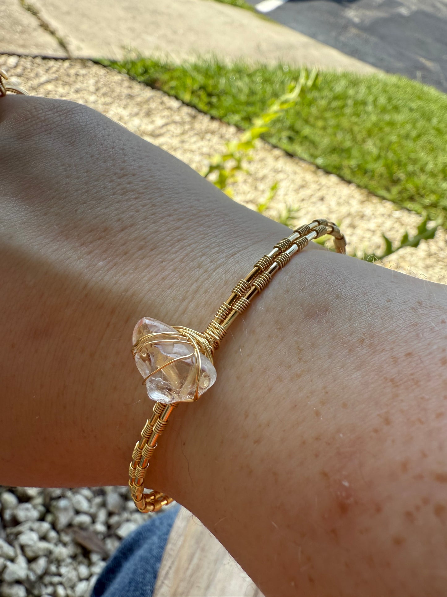 Bangle drop: gold clear quartz