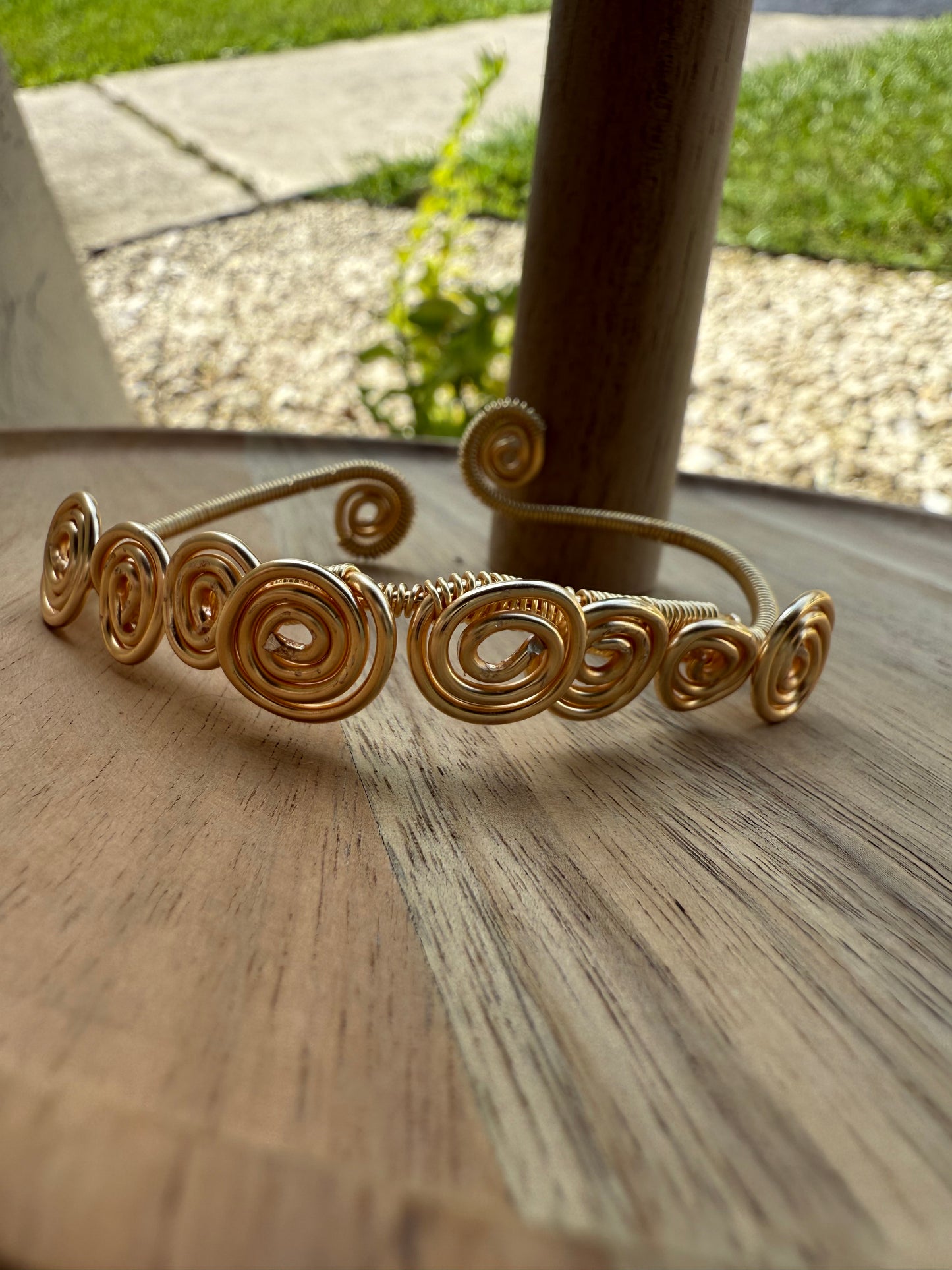 Bangle drop: swirled out